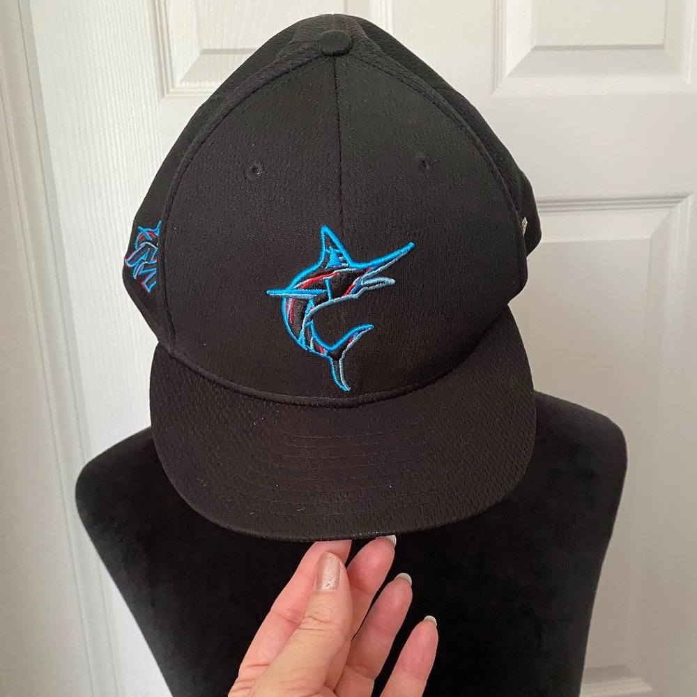 Miami Marlins Baseball Cap New Era Official On Field 73/8 Black 59Fifty
